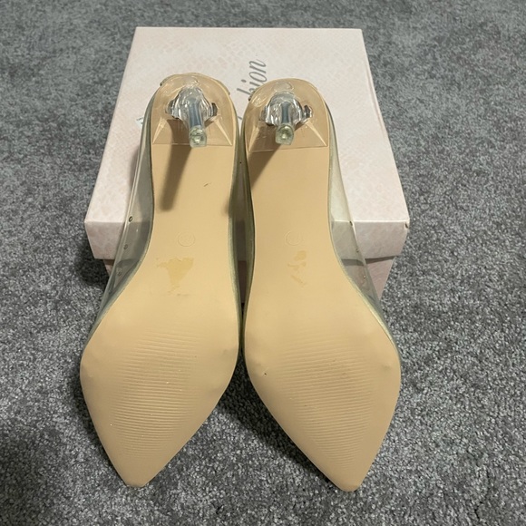 Nude/clear heels - Picture 10 of 12